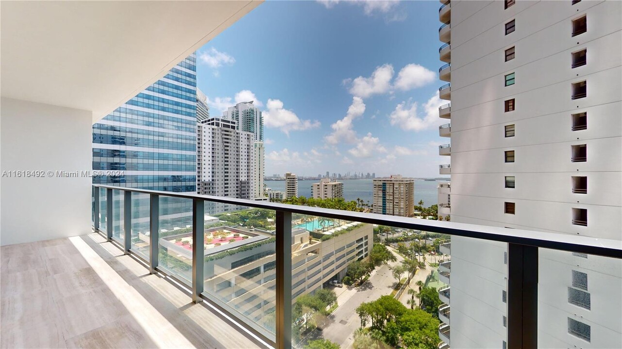 1451 Brickell Ave, Unit # 1502 in Miami, FL - Building Photo