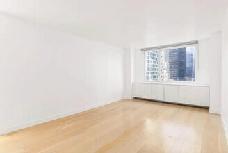301 W 53rd St in New York, NY - Building Photo - Building Photo