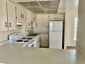 5008 Manatee Ave W in Bradenton, FL - Building Photo - Building Photo