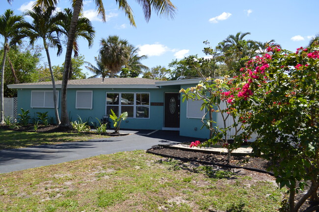 370 SW 14th St in Pompano Beach, FL - Building Photo - Building Photo