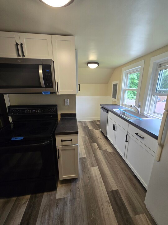 1002 W 8th St in Appleton, WI - Building Photo