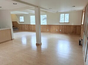 11881 Pine Forest Rd in Truckee, CA - Foto de edificio - Building Photo