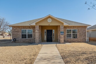 Rose Rock Cottages in Noble, OK - Foto de edificio - Building Photo