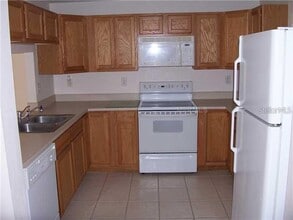 1613 Seascape Cir in Tarpon Springs, FL - Building Photo - Building Photo