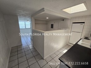 3166 SE Hawthorne St in Stuart, FL - Building Photo - Building Photo