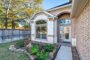 138 Magnolia Grove Ln in Conroe, TX - Building Photo