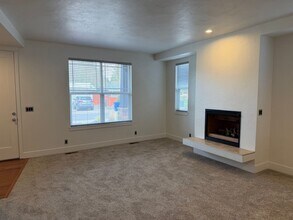 1230 Brickley Rd in Eugene, OR - Building Photo - Building Photo