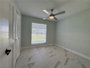 1127 Lovely Ln in North Fort Myers, FL - Foto de edificio - Building Photo