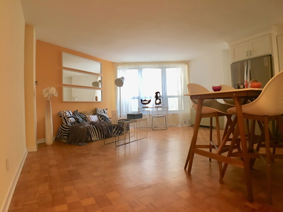 226 W Rittenhouse Sq, Unit 1103 Photo