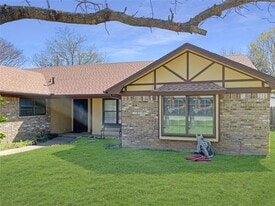 5610 Ember Ct in Arlington, TX - Building Photo