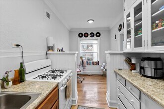 3449 N Elaine Pl in Chicago, IL - Building Photo - Building Photo