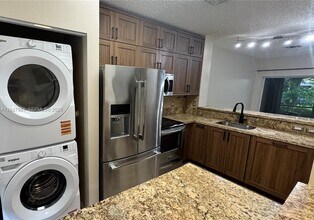 443 S W 122nd Terrace in Pembroke Pines, FL - Building Photo - Building Photo