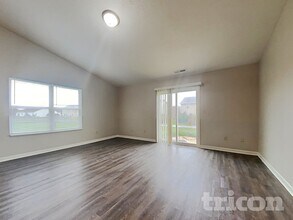 2291 Hampton Dr in Franklin, IN - Foto de edificio - Building Photo