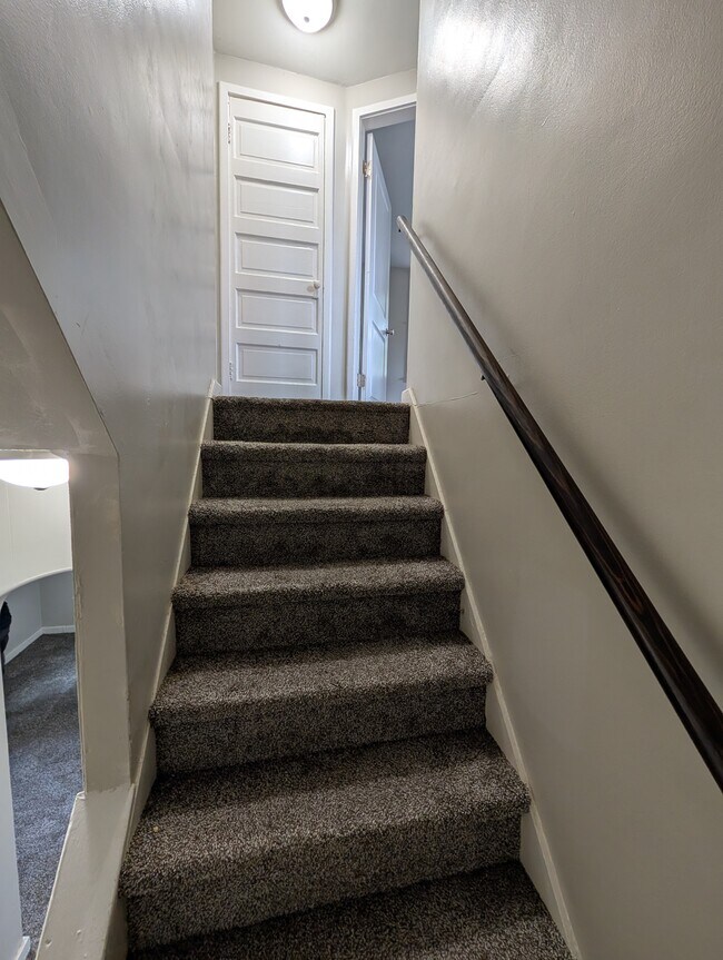 805 Pittsburgh St in Lower Burrell, PA - Building Photo - Building Photo