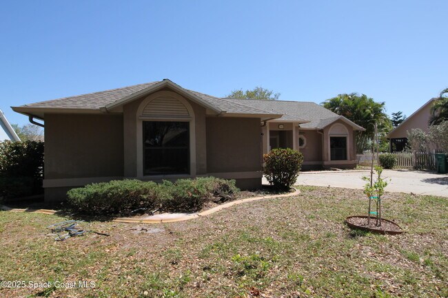 property at 3154 Lago Vista Dr