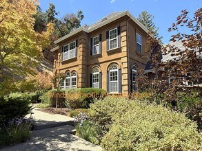 20 Oak Crest Ln in Alamo, CA - Building Photo - Building Photo