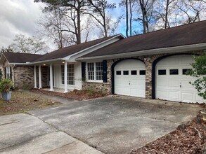 1934 Ivy Hall Rd in Charleston, SC - Building Photo - Building Photo