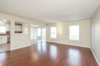 11940 Jesterwood Dr in Fishers, IN - Foto de edificio - Building Photo