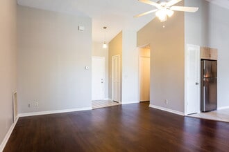 1455 Thornbank Ln in Royal Palm Beach, FL - Foto de edificio - Building Photo