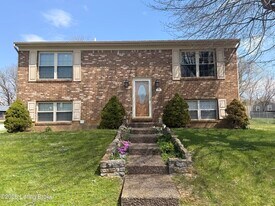 8401 Cloverport Dr in Louisville, KY - Building Photo