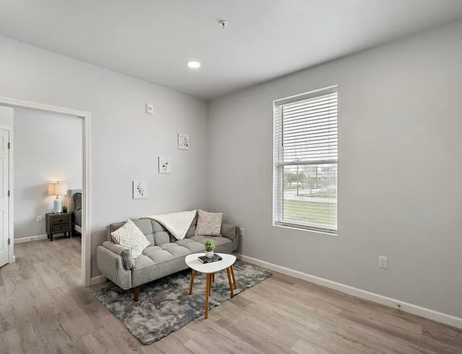 7517 N Main St, Unit 1 in Houston, TX - Building Photo - Building Photo