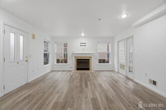 116 Chariot Ct in Piscataway, NJ - Building Photo - Building Photo