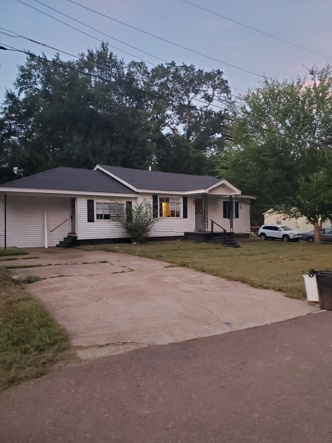 property at 114 Culpepper Dr