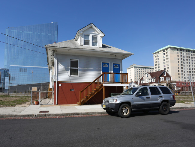 214 Seaside Ave in Atlantic City, NJ - Foto de edificio - Building Photo