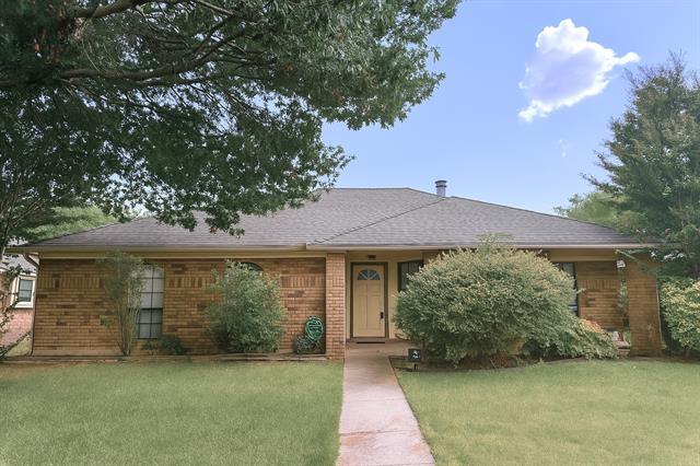 property at 1520 Mayflower Dr