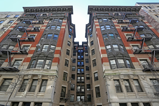 310 W 99th St in New York, NY - Building Photo - Building Photo