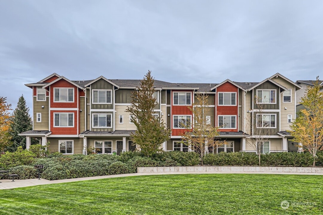 13406 45th Dr SE, Unit 2 in Mill Creek, WA - Building Photo