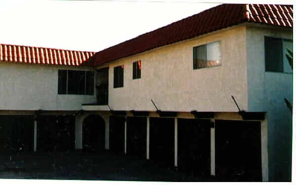 Villa Madrid in San Clemente, CA - Building Photo