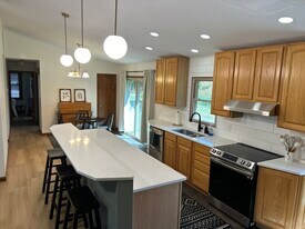 6166 River Bluff Dr in Newburgh, IN - Building Photo