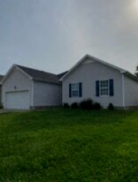 1351 Whitt Ln in Clarksville, TN - Building Photo