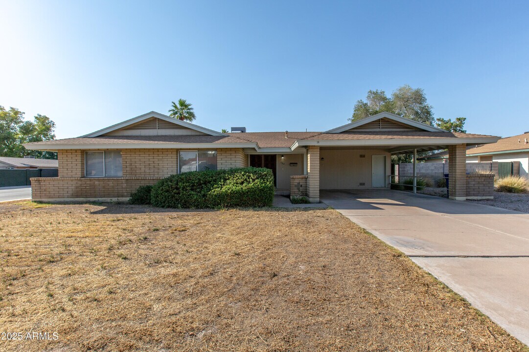 704 E La Jolla Dr in Tempe, AZ - Building Photo