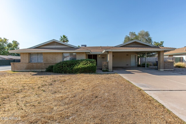 property at 704 E La Jolla Dr