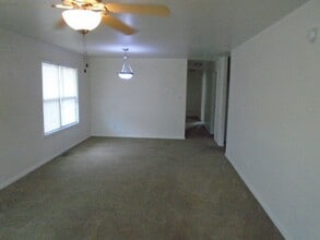 2429 Deerfield Blvd in Junction City, KS - Building Photo - Building Photo