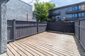 Waverly Apartments in Victoria, BC - Building Photo - Building Photo