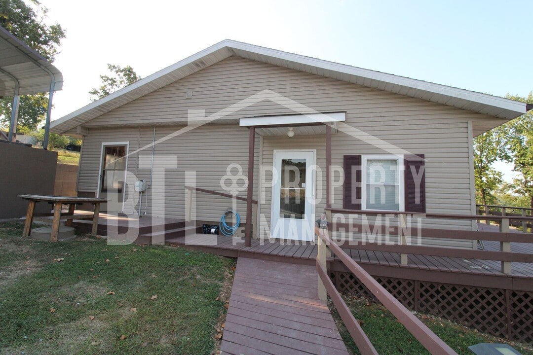 261 Taney St in Branson, MO - Building Photo