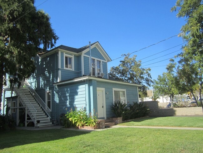 4459 Orange Grove Ave