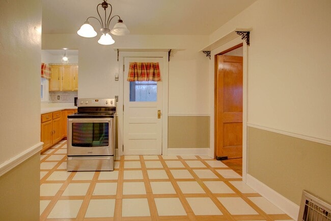 6075 N 900th Ave in Lynn Center, IL - Building Photo - Building Photo