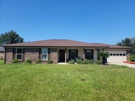 3136 Lawton Ct in Panama City, FL - Building Photo
