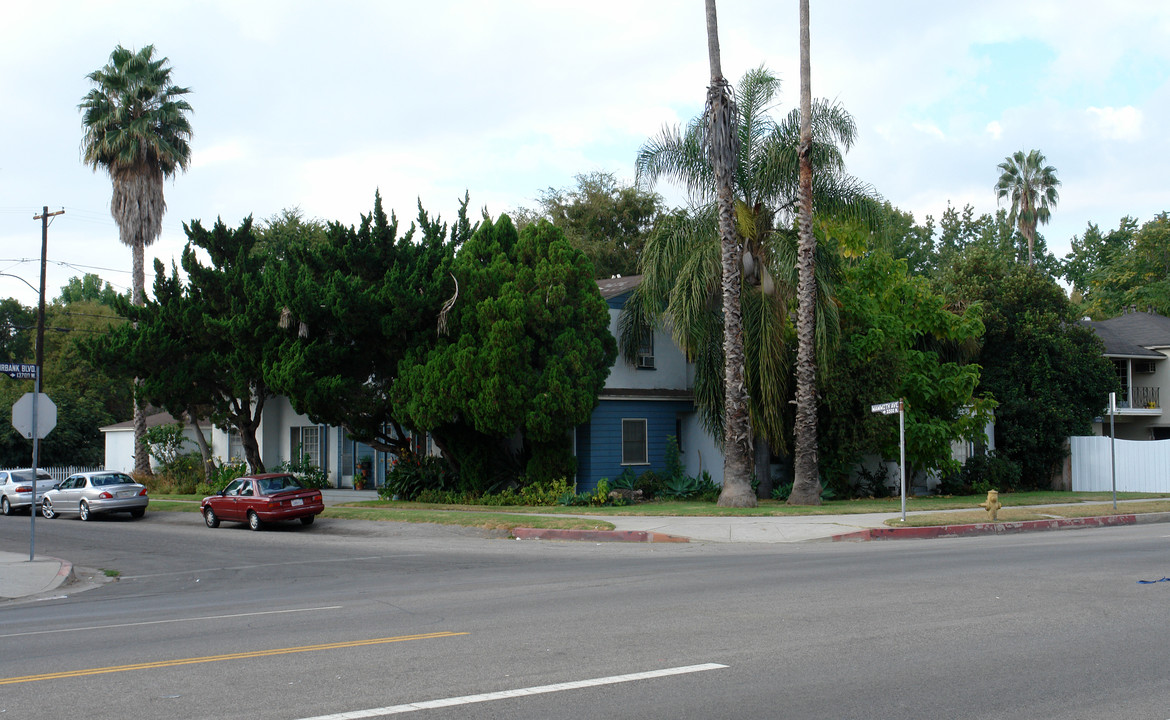 5551 Mammoth Ave in Van Nuys, CA - Building Photo