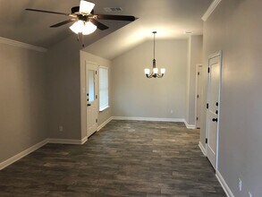 5811 Luminous Ln in Killeen, TX - Building Photo - Building Photo