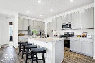 3867 Andean Ct in Bargersville, IN - Building Photo - Building Photo