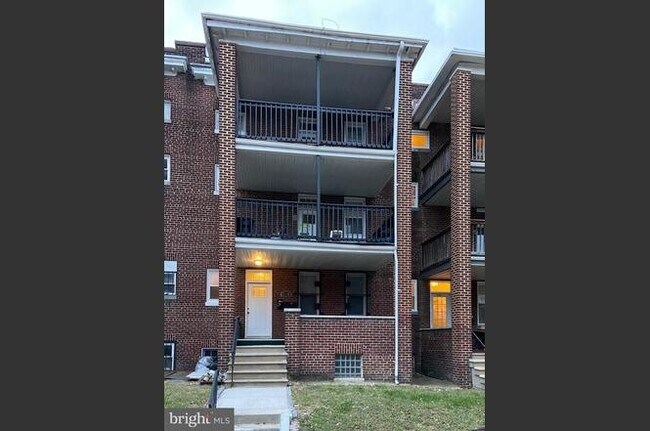 2440 Callow Ave, Unit 2nd Floor in Baltimore, MD - Building Photo - Building Photo