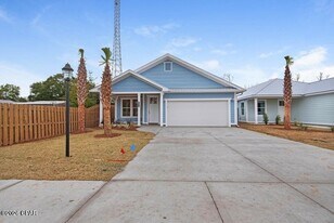 8408 Warner Pl in Panama City Beach, FL - Building Photo