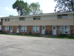 531-535 Pearl Ave in Loves Park, IL - Building Photo - Building Photo