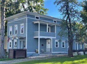 28 West St in New Milford, CT - Building Photo