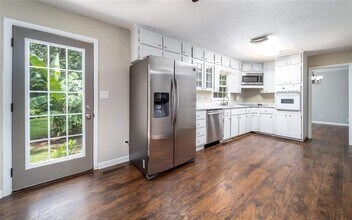 130 Maxanna Dr in Anniston, AL - Foto de edificio - Building Photo